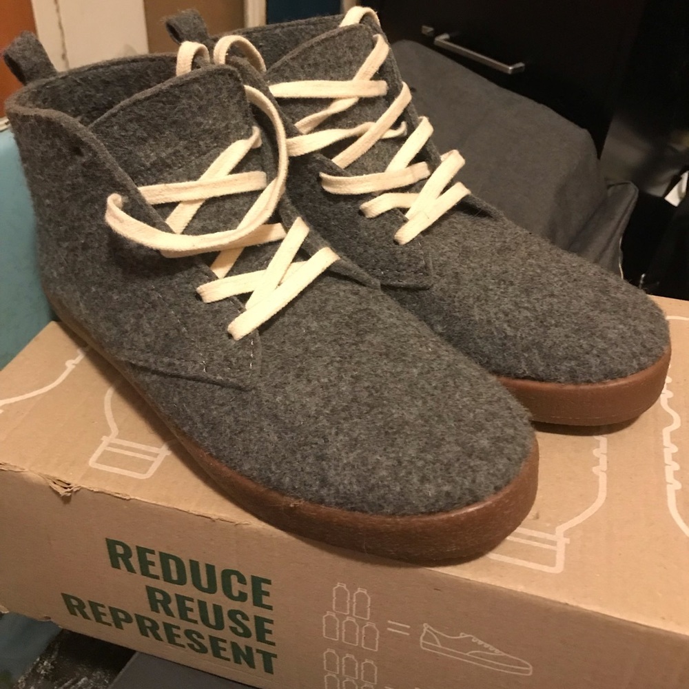 COPY - Vegan chukka boots! Men's size 8.